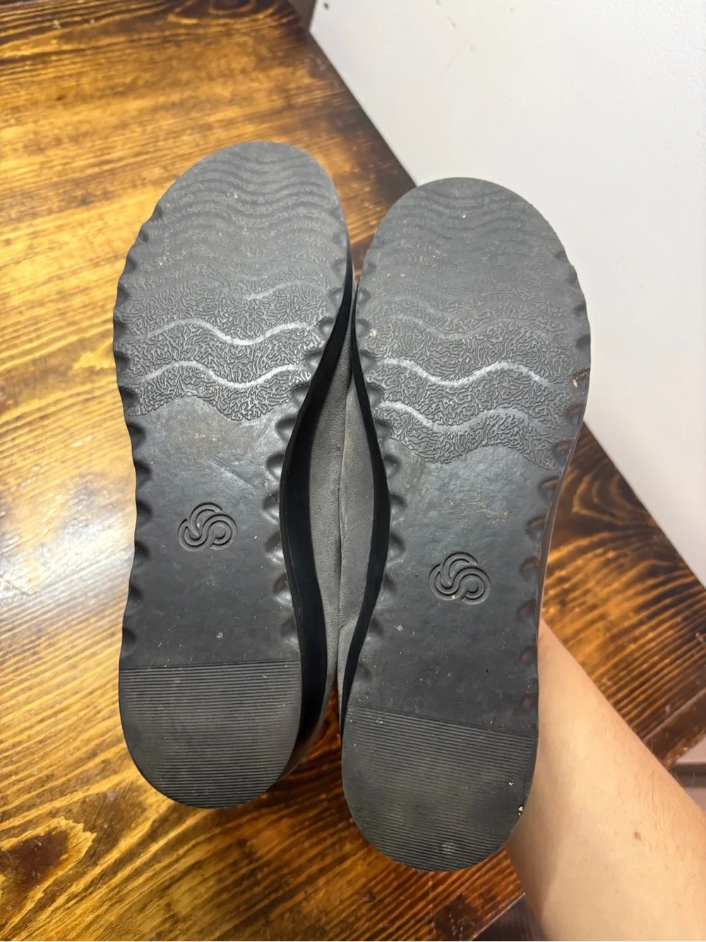 Clark’s Gray Low Wedge Flats Size 9